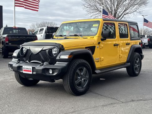 Used 2019 Jeep Wrangler Unlimited Sport image 3