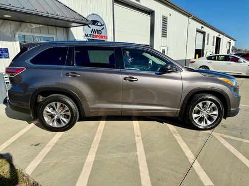 Used 2015 Toyota Highlander XLE image 9