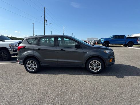 Used 2019 Ford Escape S FWD image 1