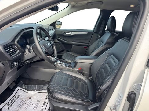 Certified 2024 Ford Escape Platinum w/ Premium Technology Package image 13