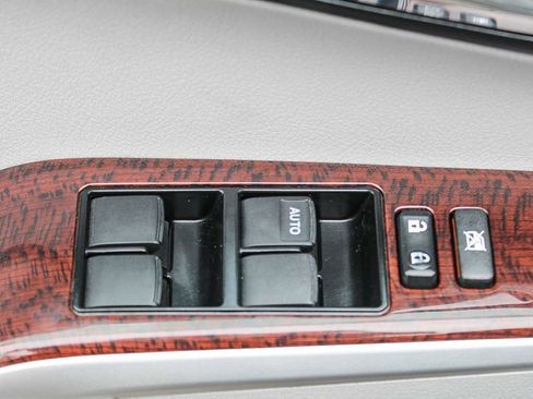 Used 2012 Toyota Camry XLE w/ Leather Pkg image 20