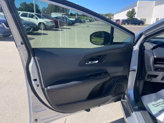 Used 2023 Toyota Prius XLE AWD/4WD image 20