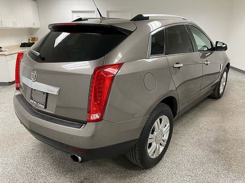 Used 2011 Cadillac SRX Luxury image 5
