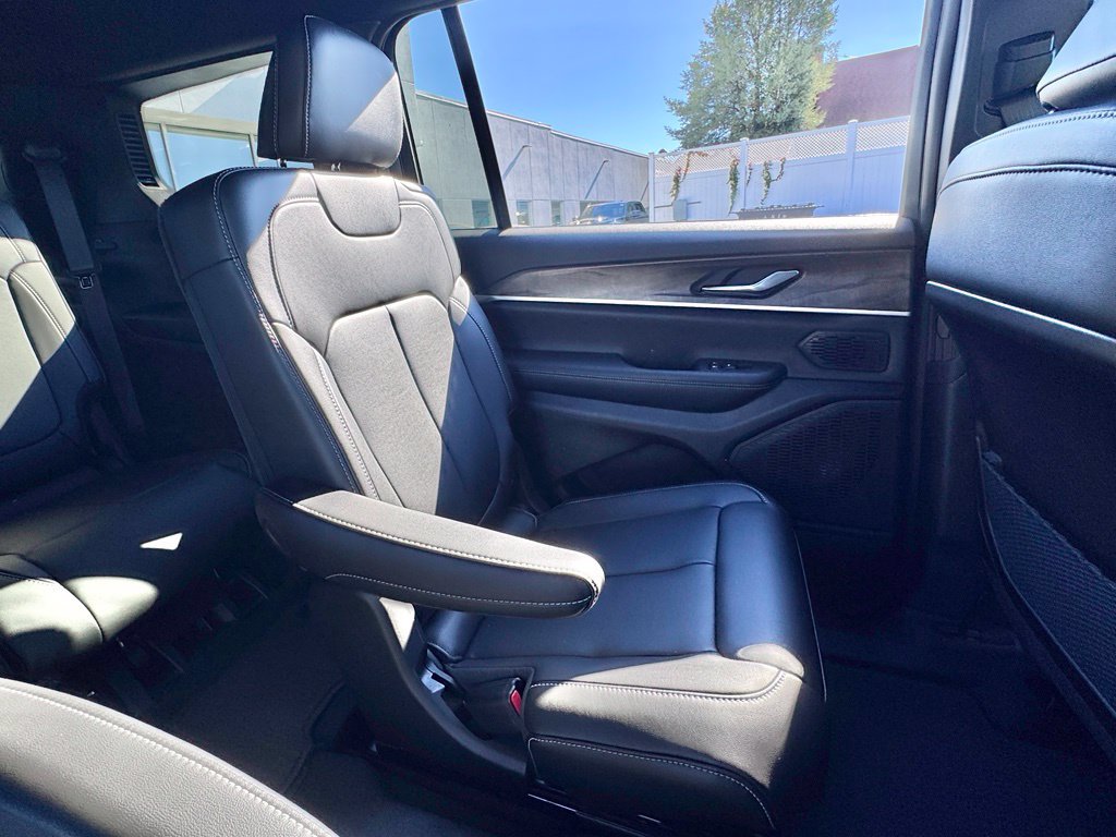 New 2027 Jeep Grand Cherokee L Limited AWD/4WD image 23