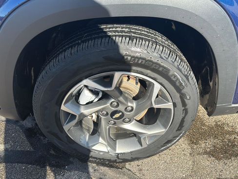 Used 2024 Chevrolet Trax LT w/ LT Convenience Package image 11