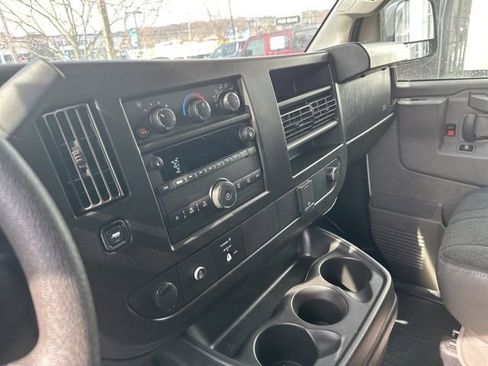 Used 2024 GMC Savana 2500 w/ Driver Convenience Package image 10