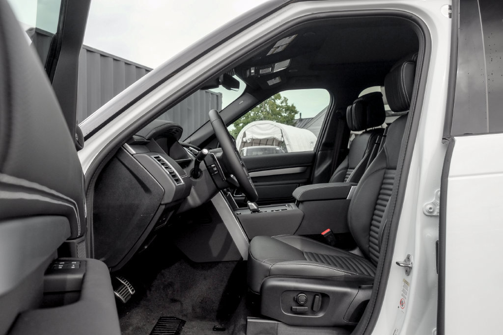 New 2026 Land Rover Discovery Limited Edition AWD/4WD image 9