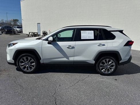 Used 2020 Toyota RAV4 Limited image 4