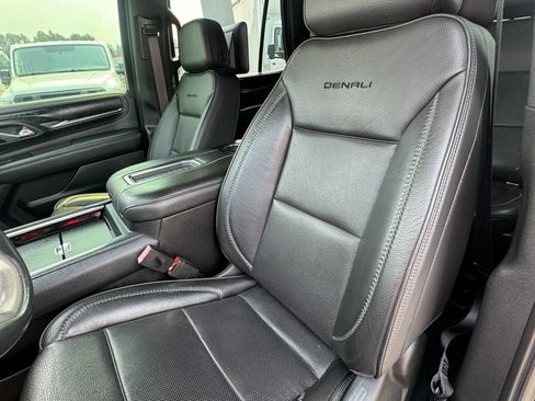 Used 2021 GMC Yukon Denali w/ Denali Ultimate Package AWD/4WD image 17
