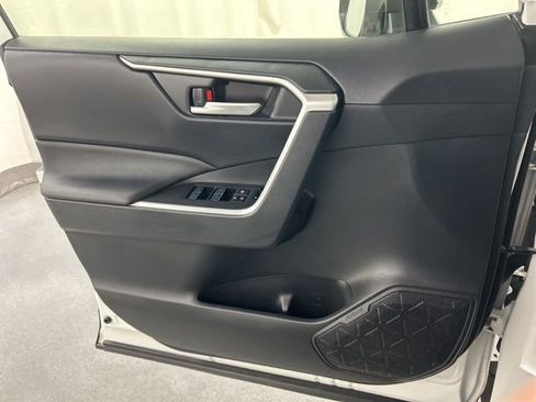 Used 2023 Toyota RAV4 XLE w/ Convenience Package image 24