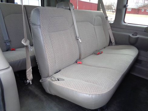 Used 2018 GMC Savana 3500 LT w/ LT Preferred Equipment Group RWD image 34