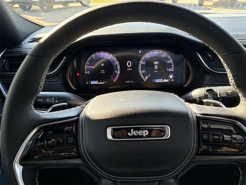 Used 2024 Jeep Grand Cherokee Overland w/ Trailer Tow Package image 18