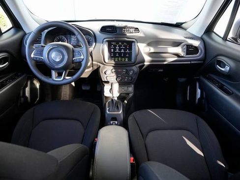 Used 2023 Jeep Renegade Latitude image 34