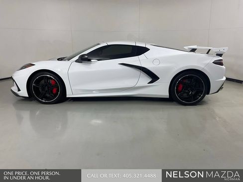 Used 2022 Chevrolet Corvette Stingray Premium Cpe w/ Z51 Performance Package RWD image 9