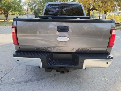 Used 2011 Ford F250 Lariat w/ Lariat Interior Pkg image 4