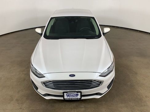 Used 2019 Ford Fusion SE image 4