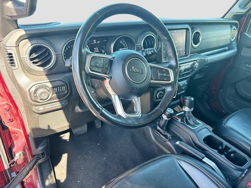 Used 2021 Jeep Wrangler Unlimited Sahara w/ Cold Weather Group AWD/4WD image 10