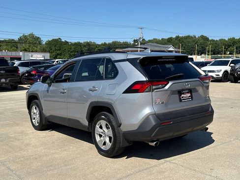 Used 2019 Toyota RAV4 XLE w/ Convenience Package AWD/4WD image 4