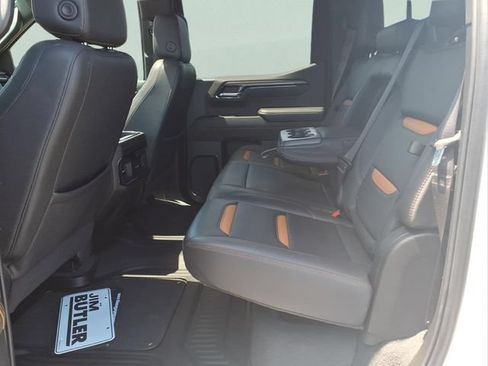 Used 2024 GMC Sierra 1500 AT4 w/ Technology Package AWD/4WD image 20