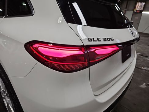 Certified 2025 Mercedes-Benz GLC 300 4MATIC image 36