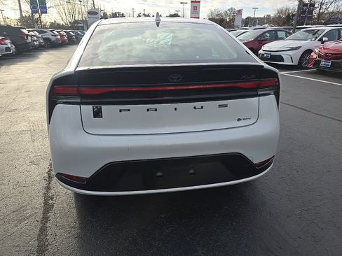 Certified 2024 Toyota Prius XLE image 6