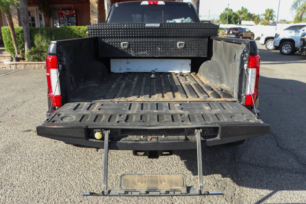 Used 2017 Ford F350 Platinum w/ Platinum Ultimate Package AWD/4WD image 8