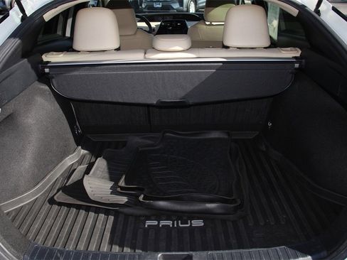 Used 2019 Toyota Prius XLE image 16