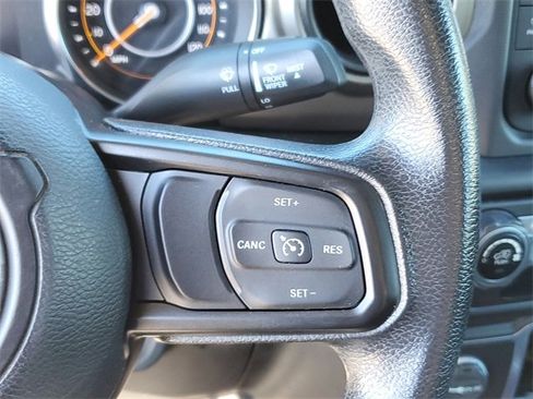 Used 2021 Jeep Gladiator Sport image 13
