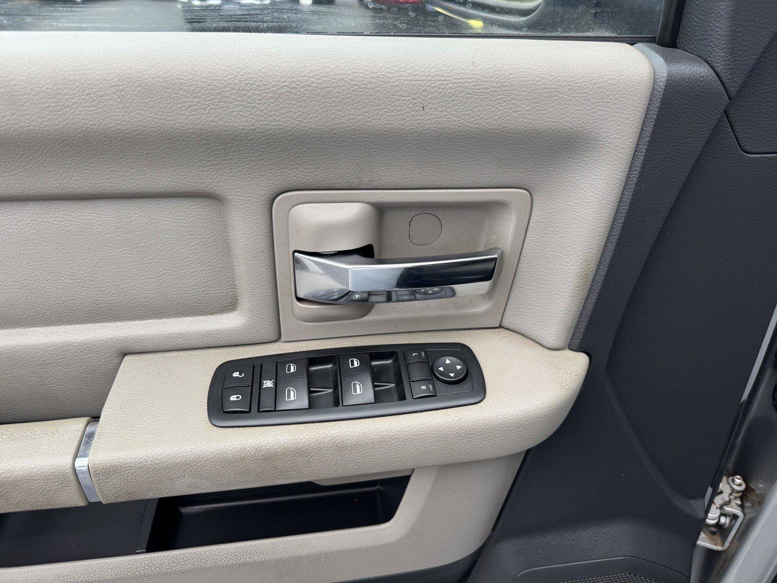 Used 2011 RAM 1500 Classic SLT w/ Luxury Group RWD image 23