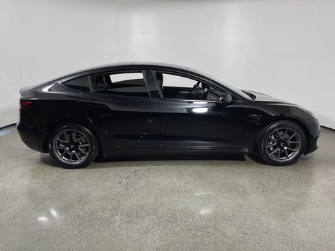 Used 2021 Tesla Model 3 Standard Range Plus RWD image 2
