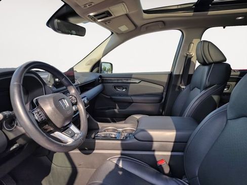 Used 2023 Honda Pilot Elite image 9