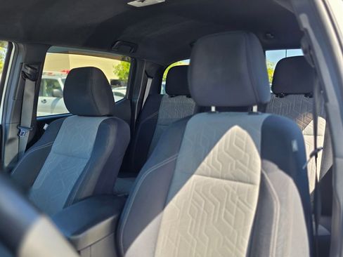 Used 2020 Toyota Tacoma TRD Sport w/ Technology Package AWD/4WD image 13