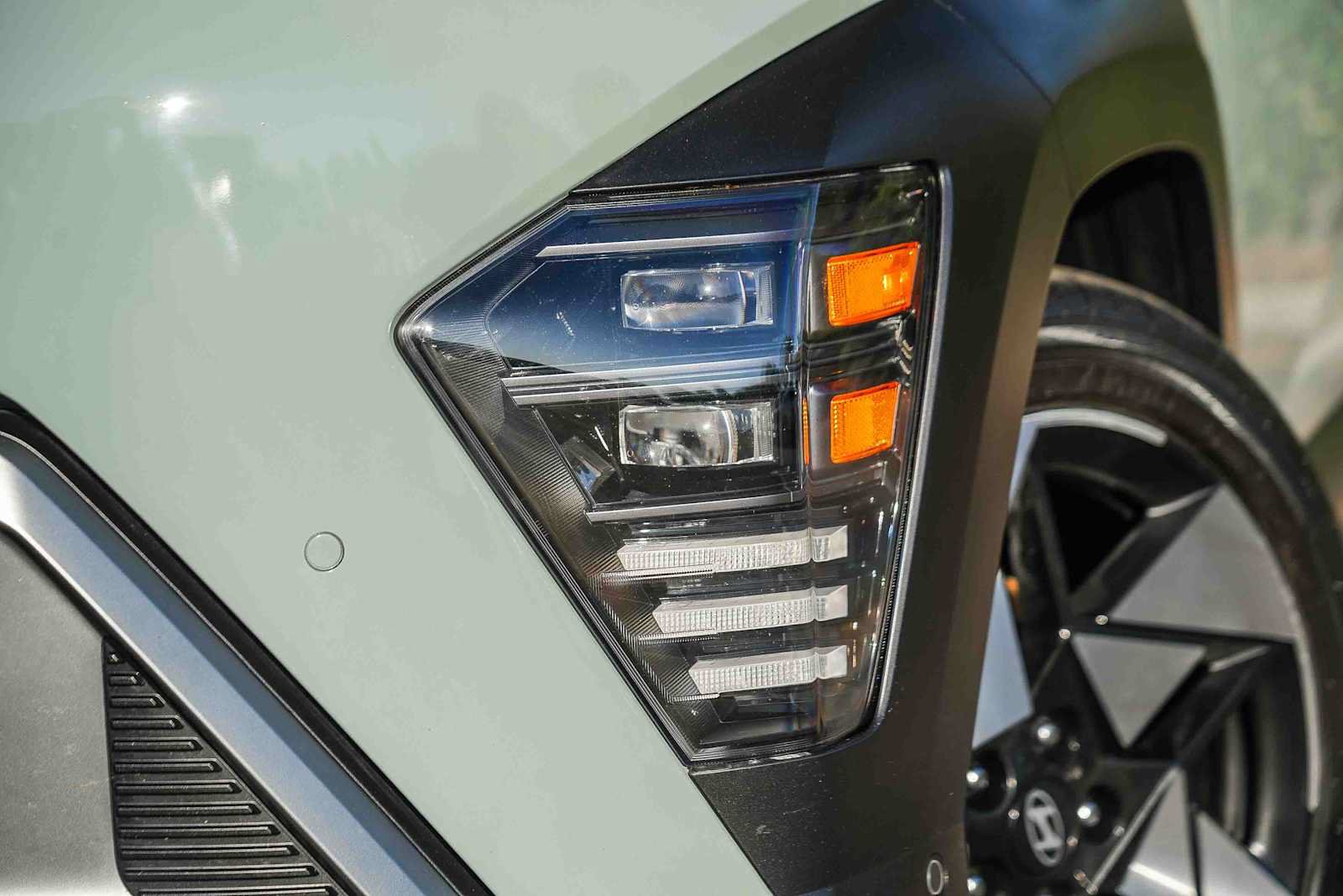 Certified 2024 Hyundai Kona Limited FWD image 2