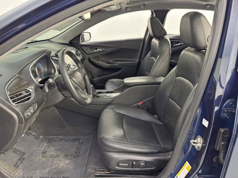 Used 2017 Chevrolet Malibu Premier w/ Premier Sun and Wheel Package image 15