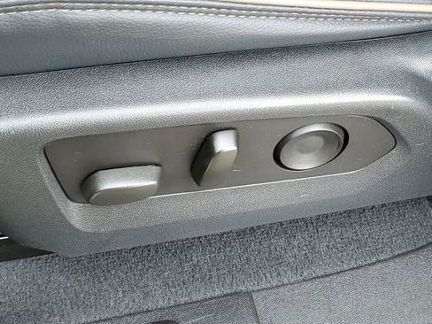 Certified 2023 GMC Canyon Denali AWD/4WD image 9