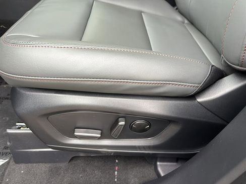 New 2026 Ford Explorer Active w/ Active Comfort Package image 10