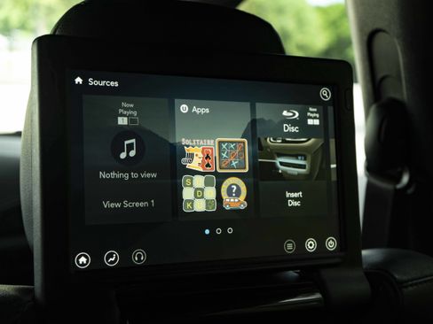 Used 2021 Chrysler Pacifica Touring-L w/ Uconnect Theater Family Group FWD image 40