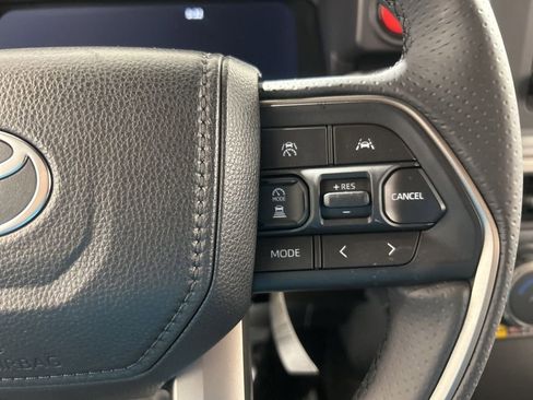 Used 2025 Toyota 4Runner TRD Off-Road image 23