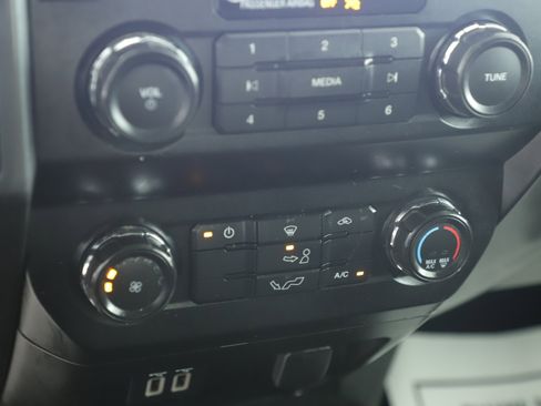 Used 2019 Ford F150 XLT image 15