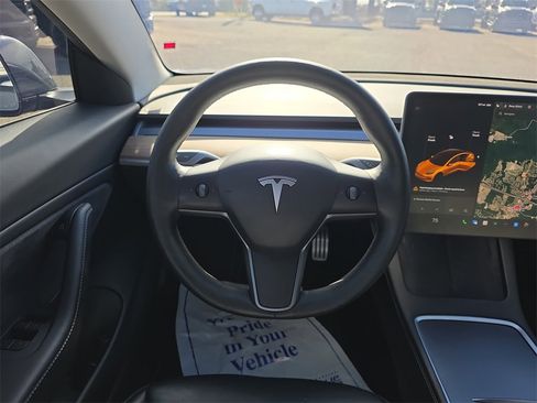 Used 2021 Tesla Model 3 Performance image 15