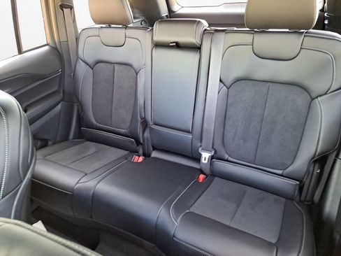 New 2025 Jeep Grand Cherokee Altitude image 22