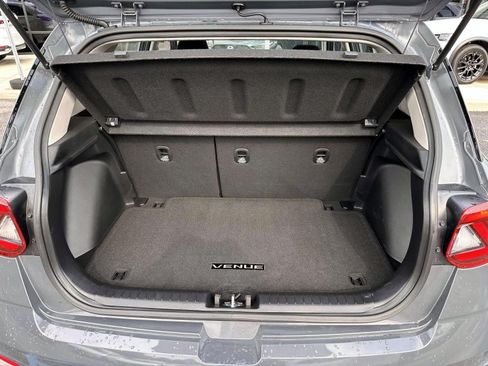 Used 2023 Hyundai Venue SEL w/ Cargo Package FWD image 7