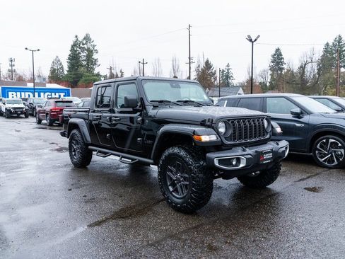 Used 2024 Jeep Gladiator Sport AWD/4WD image 26