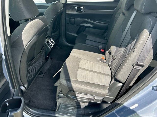 Used 2025 Kia Sorento LX FWD image 38