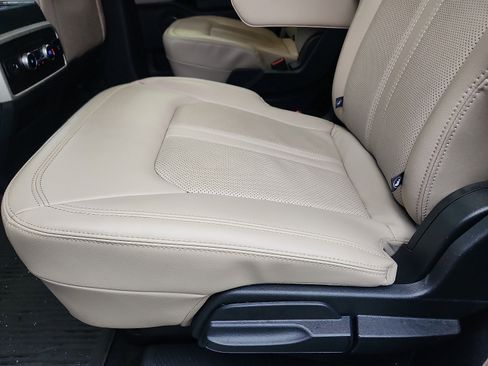 Certified 2023 Ford Expedition Limited image 26