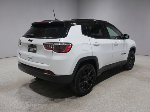 Certified 2023 Jeep Compass Latitude AWD/4WD image 3