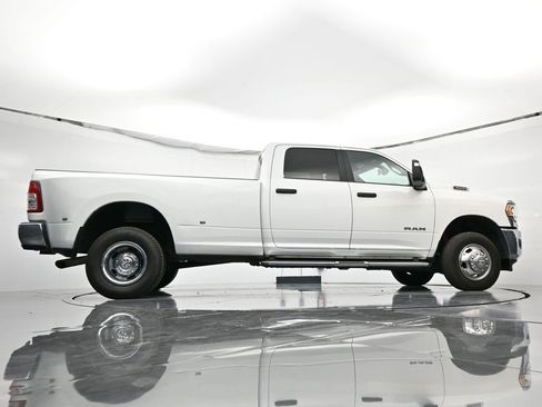 Used 2024 RAM 3500 Big Horn image 49