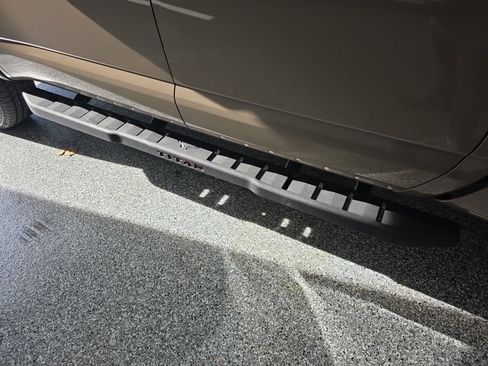 Used 2021 Nissan Titan PRO-4X w/ Pro-4x Convenience Package image 19