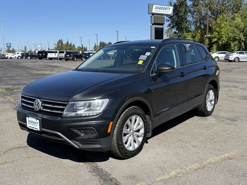 Used 2020 Volkswagen Tiguan S image 3