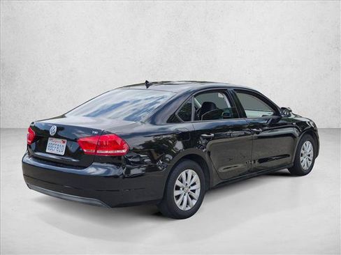 Used 2014 Volkswagen Passat 1.8T Wolfsburg Edition FWD image 5